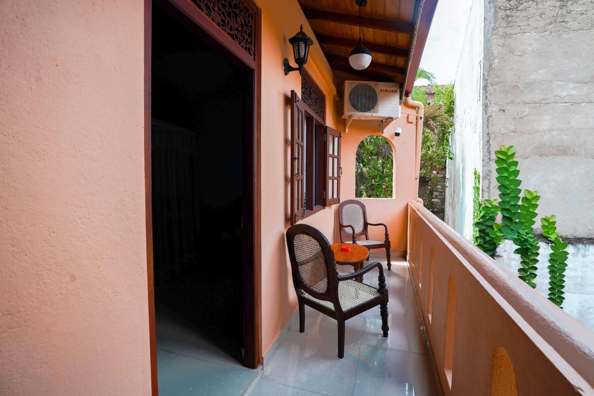 Frangipani Motel Galle Exterior foto