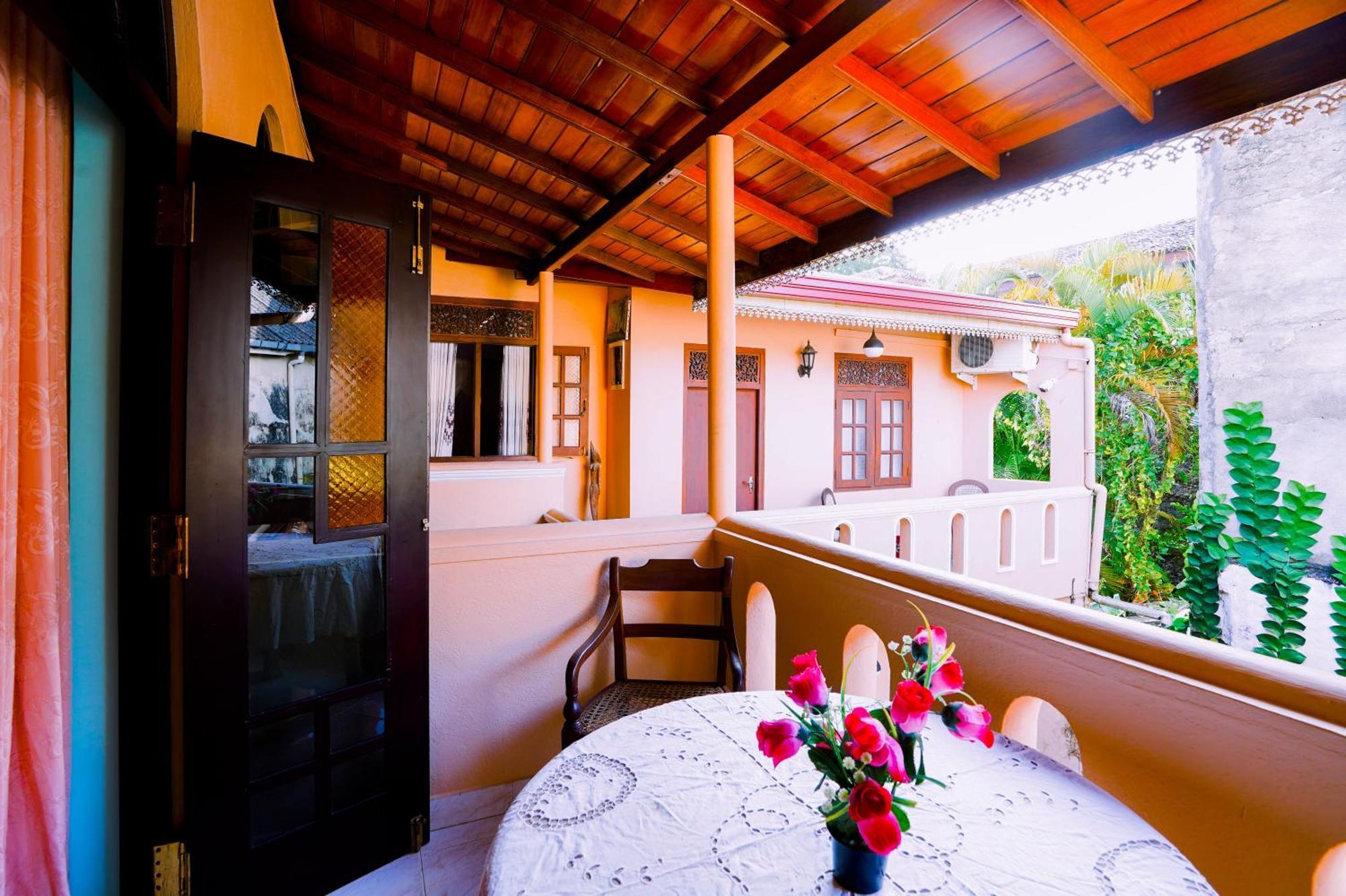 Frangipani Motel Galle Exterior foto