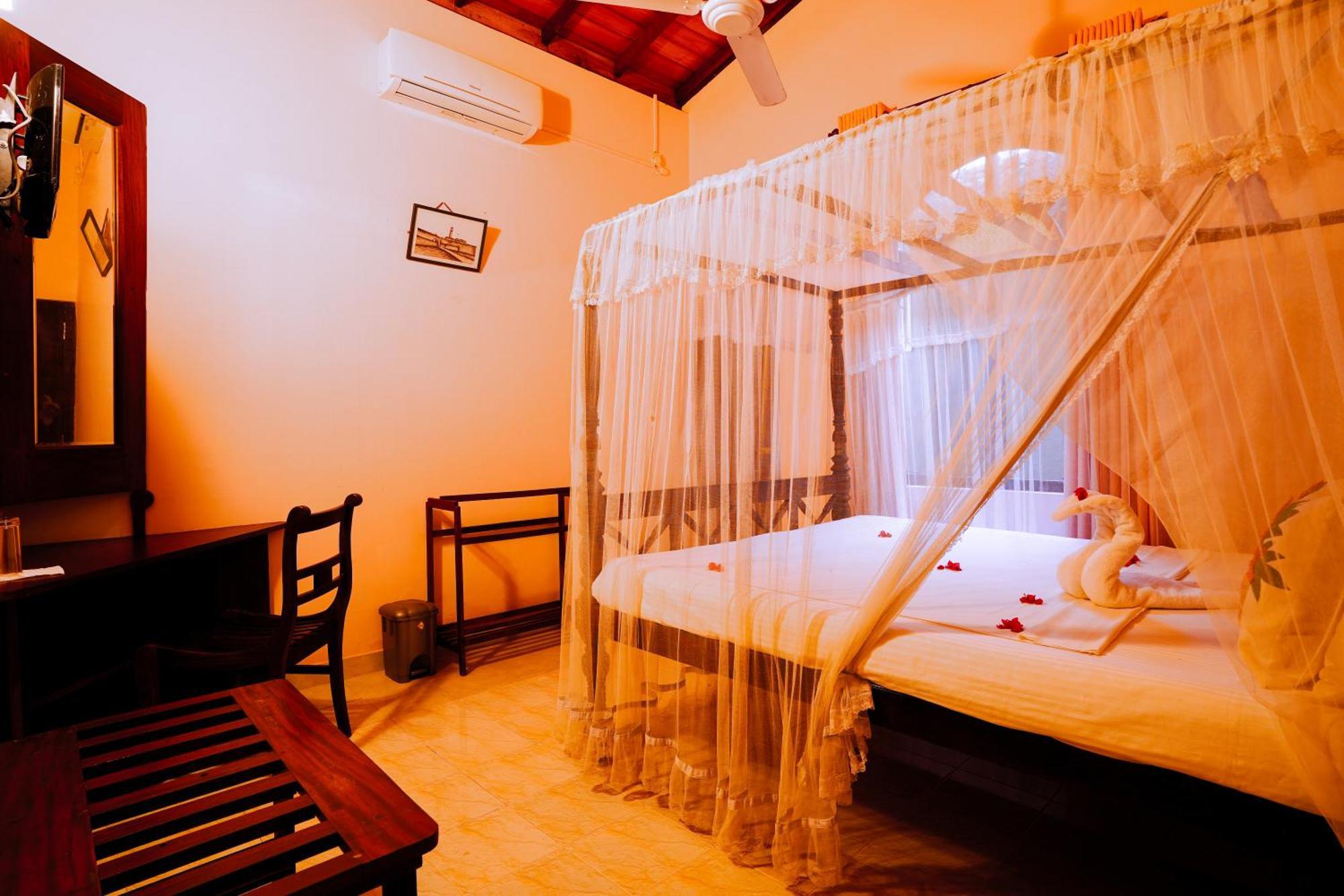 Frangipani Motel Galle Exterior foto